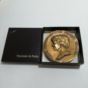 希少 1980年 アイスランド大統領 ヴィグディス・フィンボガドゥティル メダル 237ｇ Monnaie de Paris パリ造幣局 Vigds Finnbogadttir