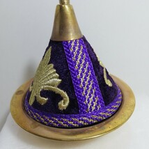 モロッコ製 真鍮 モロッコ刺繍 タジン鍋型 小物入れ 高さ10cm [タジン 円錐 鍵置き 小銭入れ アクセサリー入れ エスニック 雑貨]_画像5