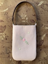 ハンドメイド、手刺繍、「ハート模様の花々のスマホ＆グラスケース」　２way　、モーブ色_画像4