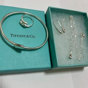 豪華　お得　ネックレス　バングル　ピアス　指輪　リング　四点　セット　美品　未使用　シルバー色　TIFFANY 系　アクセサリー