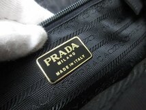 極美品 PRADA プラダ テスート メタルハンドル デカ ロゴ ハンドバッグ バッグ ナイロン 黒 71571_画像8