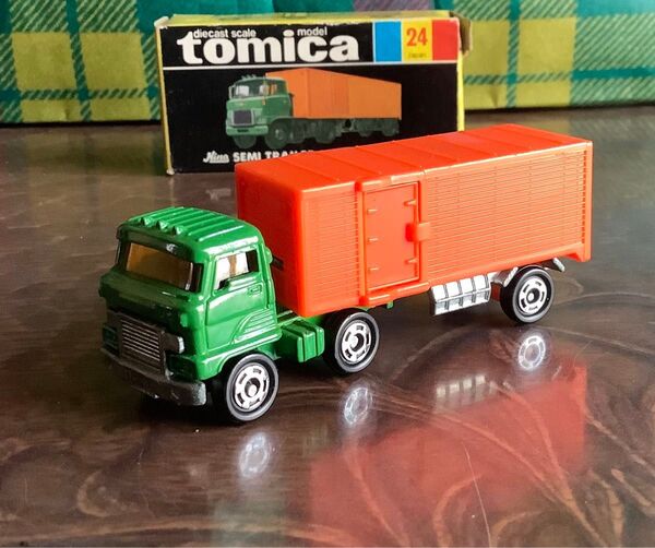 ミニカー トミカ 日野セミトランスポーター　HINO HM 当時物 黒箱 TOMICA トミー