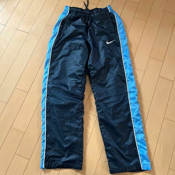 NIKE シャカシャカパンツ　サッカー　140-150センチ