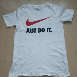 NIKE ナイキ 半袖 Tシャツ　140 145cm 子供　キッズ　ジュニア　白　ホワイト