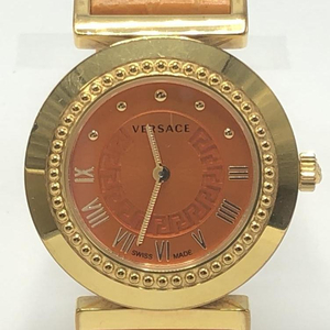 【中古】VERSACE 腕時計 オレンジ ヴェルサーチェ[240010428593]