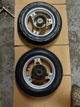 12V シャリー　純正　ホイールタイヤ　前後セット　中古品　ハブリペイント品　バリ山タイヤ付き　ハブゴールド　ブリジストンHOOP_画像2