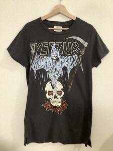 YEEZUS TOUR グラフィックプリントTシャツ　半袖Tシャツ　カニエウエスト　ストリート　メンズ　古着　M