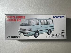 【絶版】　TOMICA LIMITED VINTAGE NEO LV-N216b トヨタ　ハイエースワゴン　スーパーカスタムG（2002年式）