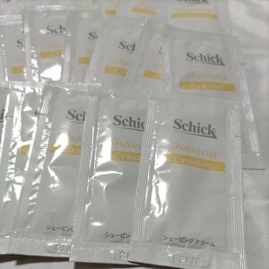 Schick シック　シェービングクリームK ひげ剃り前用　1回分３０回　3ｇ30個　携帯用　旅行　お泊り　お得　おまとめ　サンプル　　