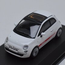 2点セット 未使用保管品 ミニチャンプス 64 フィアット 500 ホワイト レッド 1/64 ミニカー MINICHAMPS Fiat_画像5