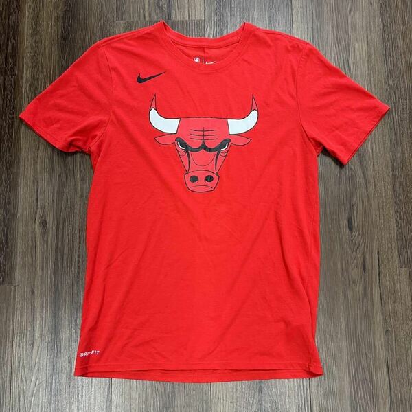 オ　NIKE ナイキ　シカゴブルズ　bulls Tシャツ　半袖　プリント