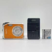 【動作確認済み】FUJIFILM Finepix V10 ORANGE　コンデジ　デジカメ　デジタルカメラ　シャッター&フラッシュ動作OK_画像1