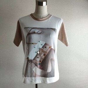 石とリボン付きプリントのトップス　Tシャツ