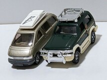 美品トミカ2台　TOYOTA ESTIMA No99 1992　MITSUBISHI PAJERO RV 1995　TOMY　トヨタエスティマ、三菱パジェロ　玩具ミニカー車セット_画像2