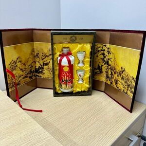 htnd 中国酒 四川省古蘭郎酒 LANG JIU 39度 500ml 未開栓 箱付き グラス付き 郎 古酒(ITK56ICEE63T)