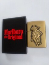タバコ銘柄　Marlboro マールボロ　オリジナルジッポー　１９９９年製　未使用ZIPPOです_画像1