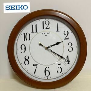 ST■ 美品 動作品 SEIKO セイコー 壁掛け時計 ブラウン ホワイト 木枠 電波時計 アナログ KX388B KEZE インテリア リビング 時計