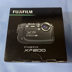 ● FUJIFILM FINEPIX XP200 防水耐衝撃コンパクトデジタルカメラ　完動品・美品 ●