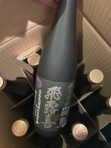 飛露喜 純米吟醸 黒ラベル 720ml 12 本　1ケース