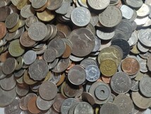 外国 コイン 約9.0kg おまとめ 古銭 通貨 硬貨 アンティーク 大量 ドル ユーロ ウォンほか 送料無料_画像4