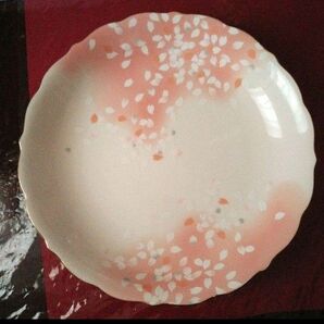 大皿　丸皿　桜　花吹雪　オフホワイト　ピンク　宇野千代　和風　新品　未使用