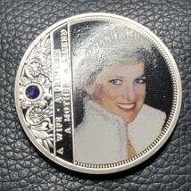 外国古銭 イギリス　王室 ダイアナ妃 1961-1997年　記念銀貨 大型銀貨　カプセル付き_画像2