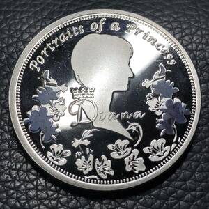 外国古銭 イギリス　王室 ダイアナ妃 1961-1997年　記念銀貨 大型銀貨　カプセル付き