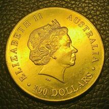 外国古銭　オーストラリア　2015年　1オンス　エリザベス2世　100ドル　大型金貨_画像2