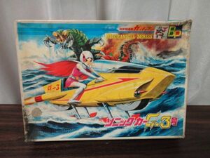 .. seems to be Gatchaman Sonic car G3 number plastic model 