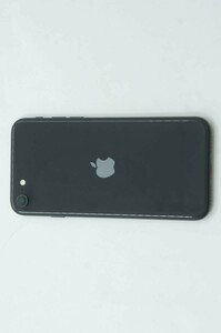 ★☆全額返金保証！最速発送！【iPhoneSE 第2世代 MHGP3J/A /64GB /ブラック 白ロム 動作確認済】★☆（202403-04703-Skaitori）