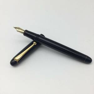 【721】PILOT パイロット 万年筆 ペン先14K ブラック×ゴールド 筆記用具 ペン