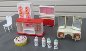 * Showa Retro / подлинная вещь * длина kiya буфет буфет гардероб бутылочка для кормления туалетный столик с зеркалом игрушка игрушечный кукольный дом Licca-chan 