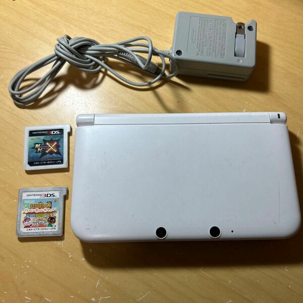 任天堂 3DS Nintendo ホワイト ニンテンドー3DSLL ソフト付　充電器付き