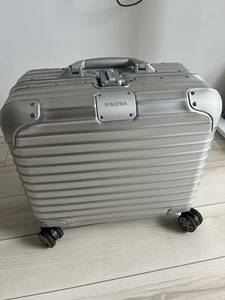 リモワ RIMOWA ORIGINAL compact オリジナル コンパクト キャリーケース 925.40 4輪 29L 機内持込サイズ 新モデル