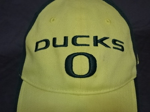 激レア USA購入 ナイキ【Nike】USカレッジ オレゴン大学ダックス【OREGON DUCKS】【PAC10】【O】ロゴ刺繍入りキャップ 中古品