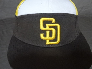 激レア USA購入 MLBメジャーリーグ サンディエゴ パドレス【San Diego Padres】【SD】ロゴ刺繍入り キャップ 中古良品