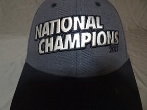 激レア USA購入【NIKE】USカレッジ アラバマ大学【ALABAMA】【BCS NATIONAL CHAMPIONS SOUTH FLORIDA 2012】ロゴ刺繍入りキャップ 中古良品