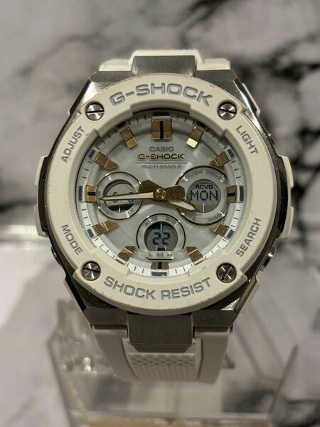 CASIO G-SHOCK GST-W300