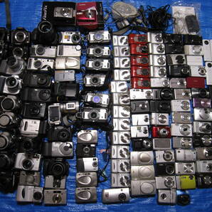 デジカメ 大量 ジャンク品 130台 Canon(IXY PowerShot) Nikon SONY OLYMPUS MINOLTA RICOH FUJIFILM Panasonic CASIO の画像1