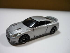 [管01]【送料無料】ミニカー 1/61 日産 NISSAN GT-R(シルバー) 2008「トミカ No.23」タカラトミー ミニチュア