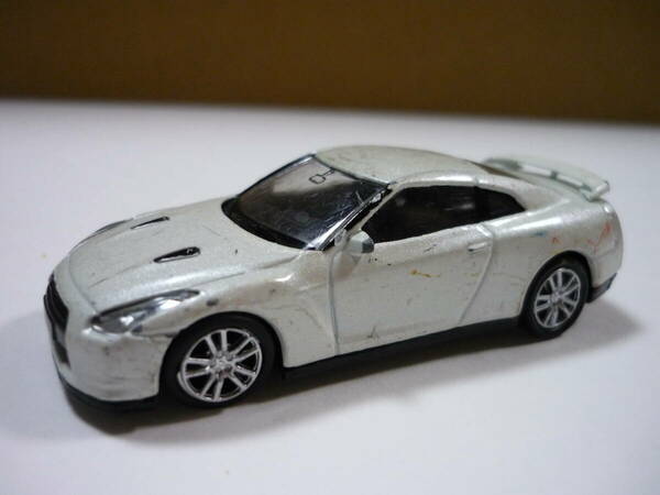 [管00]【送料無料】ミニカー Nissan GT-R R35(ホワイト) 「RMZ City COLLECTION」Uni-Fortune Toys ミニチュア