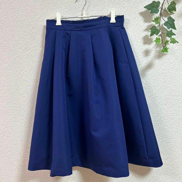 フェミニン　紺色　フレア　ゆるふわスカート　サイズ38 M相当