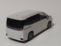 トヨタ ヴォクシー 1/30 非売品 ミニカー カラーサンプル ホワイト 現状品 本体のみ_画像3