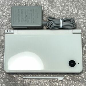 ( экран почти нет царапина * рабочее состояние подтверждено )NDS Nintendo DSiLL корпус натуральный белый зарядное устройство UTL-001 NINTENDO DS XL