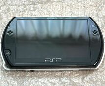 〈ダウンロードソフトあり・動作確認済み〉PSP go N1000 本体 ピアノブラック プレイステーション ポータブル_画像2