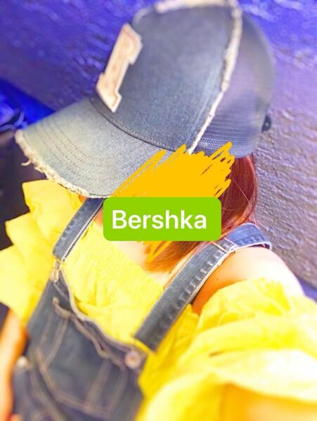 ★Bershka★ベルシュカ 薄手ミニ丈トップス