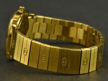 176121□美品 動作確認済 GUCCI グッチ グリップ メンズウォッチ 腕時計 クォーツ デイデイト 157.4 ゴールド アナログ ケース/ D_画像6