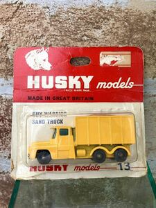 HUSKY ハスキー GUY WARRIOR SAND TRUCK 砂運搬トラック　やまぶき色　イギリス製