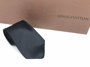 ルイ・ヴィトン　Louis　Vuitton　LV　デザインロゴ　シルクネクタイ　細身　剣先：7.5cm　黒/グリーン/レッド　YNT-981