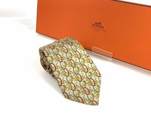 美品　エルメス　HERMES　シルクネクタイ　ライオン　パターン総柄　ベージュ地　剣先：8.5cm　同梱不可　YNT-929